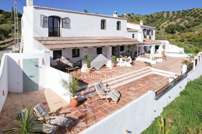 Image No.100-5 Bed Country House for sale