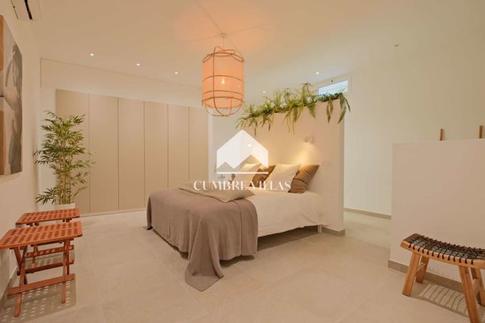 Image No.45-5 Bed Country House for sale