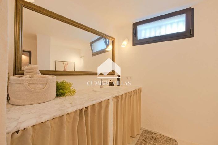 Image No.62-5 Bed Country House for sale