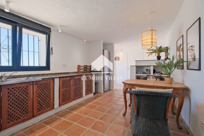 Image No.74-5 Bed Country House for sale