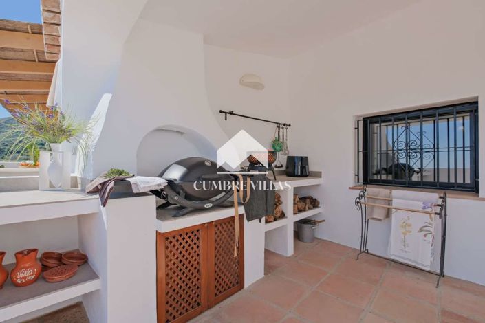 Image No.77-5 Bed Country House for sale