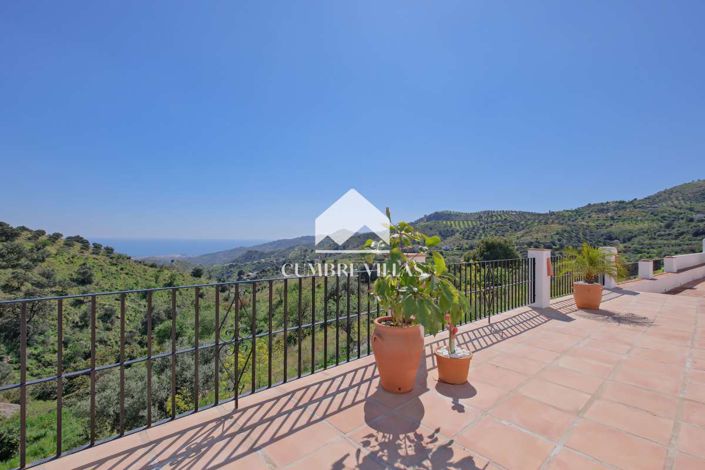 Image No.79-5 Bed Country House for sale