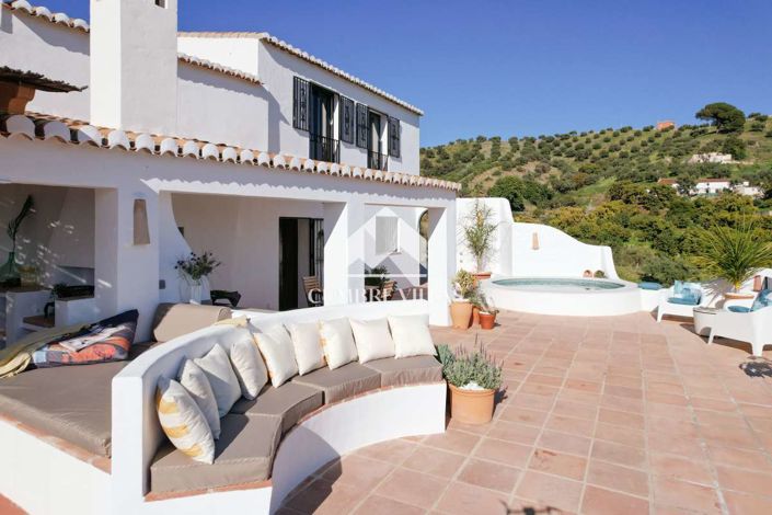 Image No.89-5 Bed Country House for sale