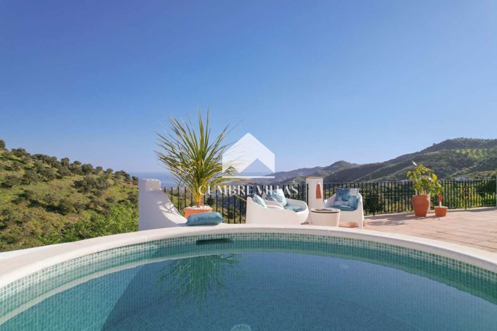 Image No.90-5 Bed Country House for sale