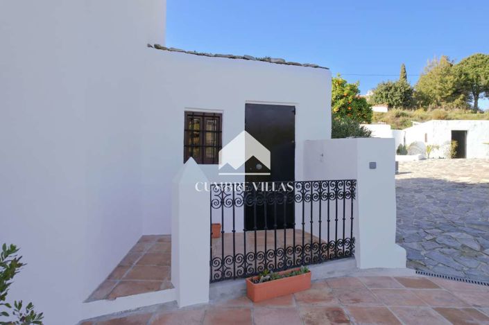 Image No.91-5 Bed Country House for sale