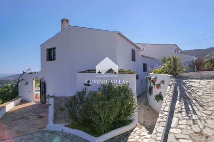 Image No.92-5 Bed Country House for sale