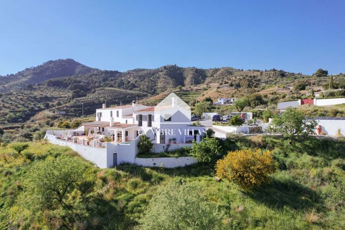 Image No.97-5 Bed Country House for sale