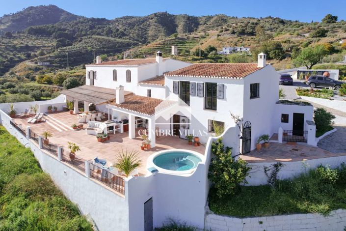 Image No.98-5 Bed Country House for sale