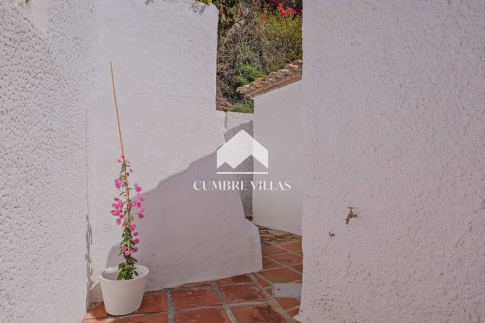 Image No.20-2 Bed Villa for sale