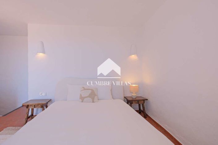 Image No.35-2 Bed Villa for sale