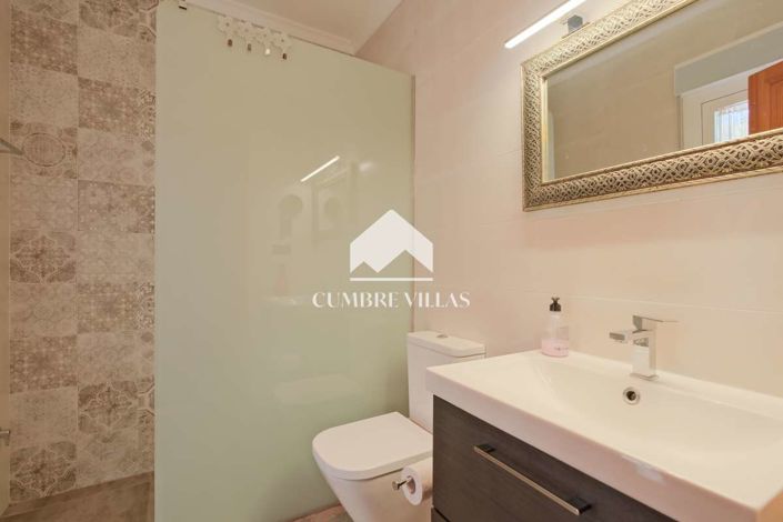 Image No.30-5 Bed Country House for sale