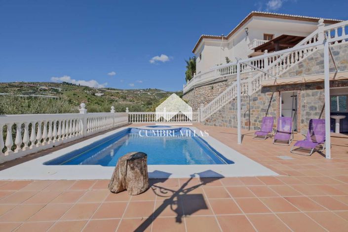 Image No.46-5 Bed Country House for sale