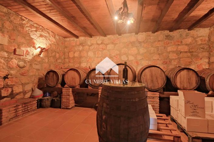 Image No.52-5 Bed Country House for sale