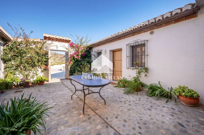 Image No.34-5 Bed Villa for sale