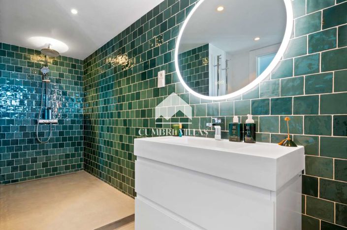 Image No.53-5 Bed Villa for sale