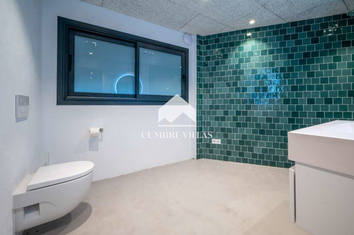 Image No.58-5 Bed Villa for sale