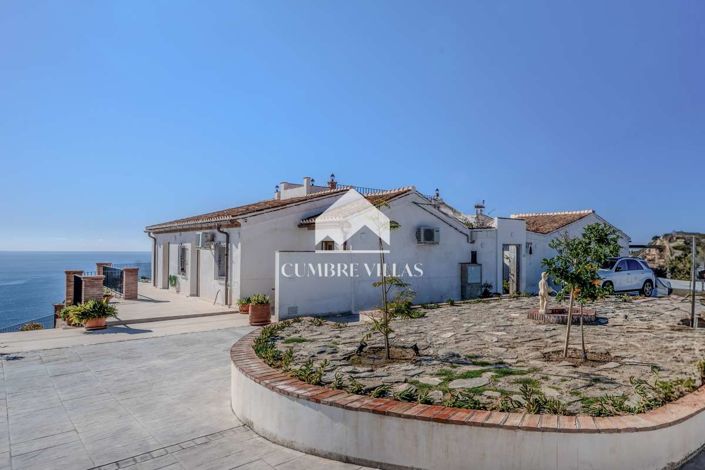 Image No.62-5 Bed Villa for sale