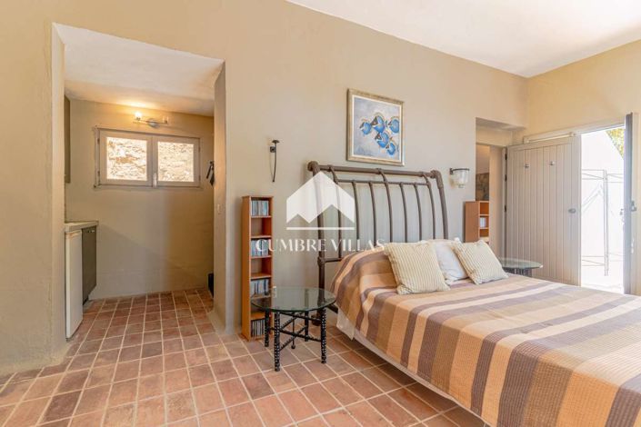 Image No.101-5 Bed Villa for sale