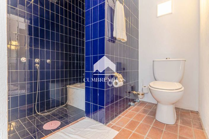 Image No.38-5 Bed Villa for sale