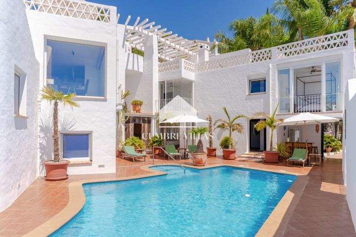 Image No.48-5 Bed Villa for sale