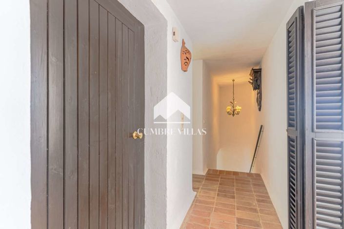 Image No.77-5 Bed Villa for sale