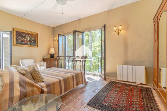 Image No.100-5 Bed Villa for sale