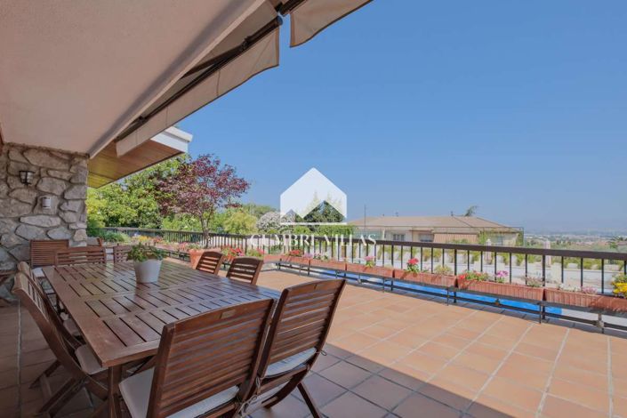 Image No.10-7 Bed Villa for sale