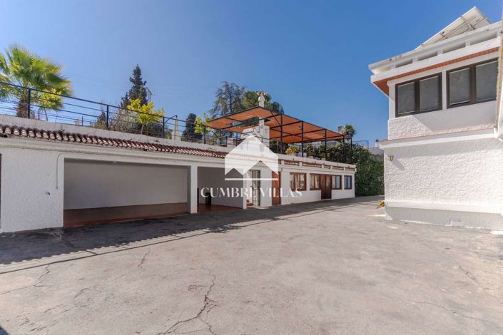 Image No.10-7 Bed Villa for sale