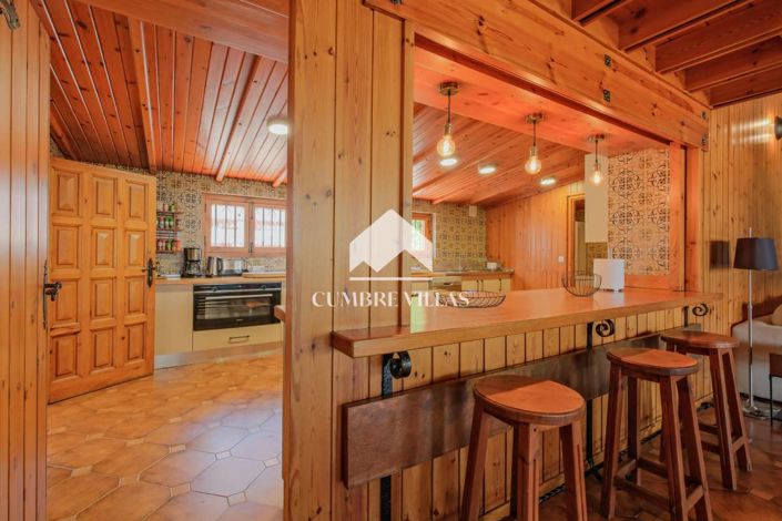 Image No.17-7 Bed Villa for sale