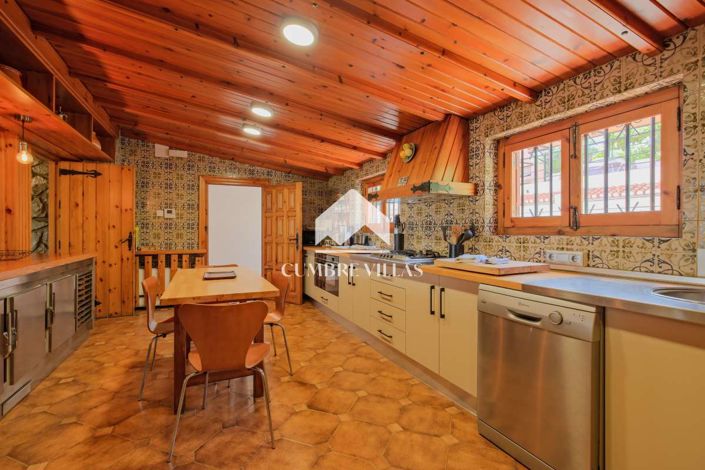 Image No.21-7 Bed Villa for sale