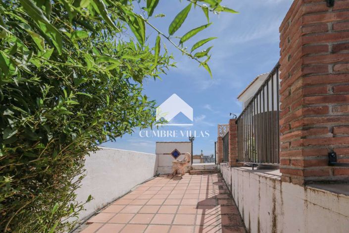 Image No.57-5 Bed Villa for sale