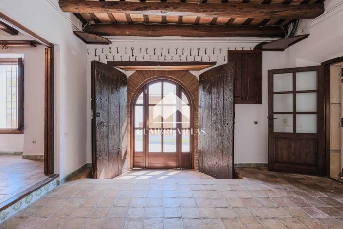 Image No.10-5 Bed Villa for sale