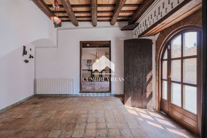 Image No.11-5 Bed Villa for sale