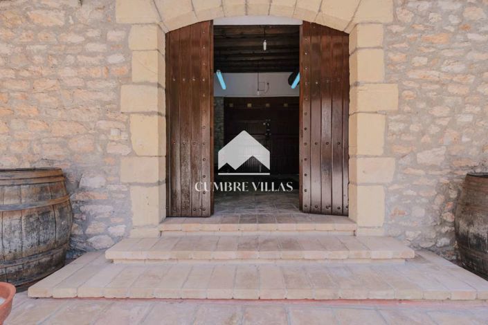 Image No.129-5 Bed Villa for sale