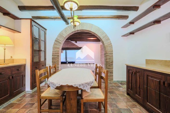 Image No.41-5 Bed Villa for sale