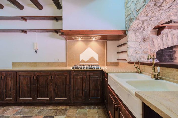 Image No.42-5 Bed Villa for sale