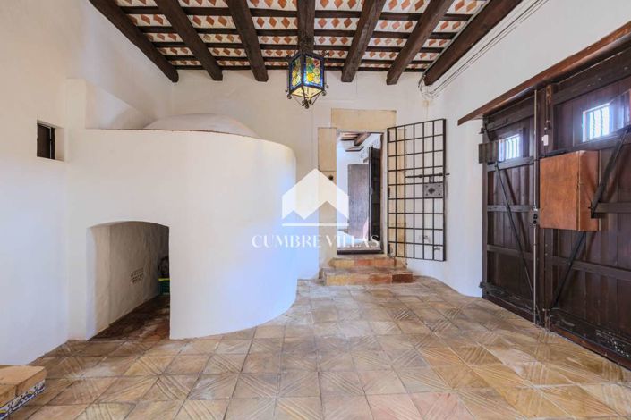 Image No.48-5 Bed Villa for sale