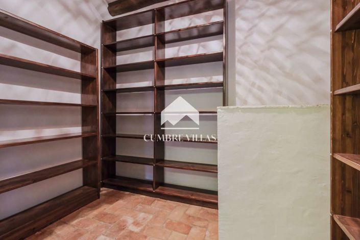 Image No.54-5 Bed Villa for sale