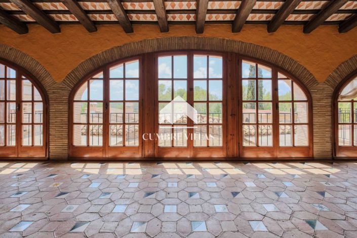 Image No.58-5 Bed Villa for sale