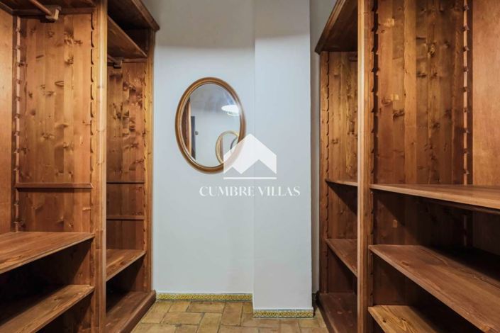 Image No.67-5 Bed Villa for sale