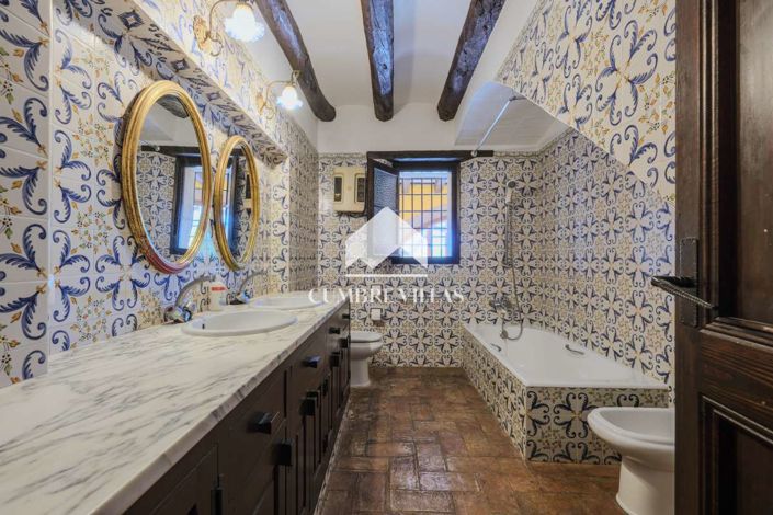 Image No.69-5 Bed Villa for sale