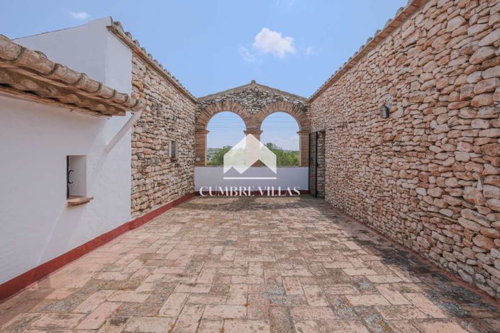 Image No.74-5 Bed Villa for sale