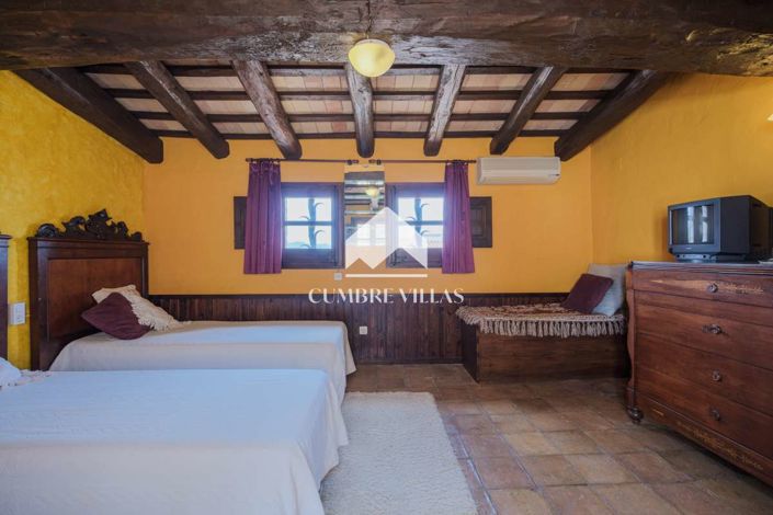 Image No.79-5 Bed Villa for sale