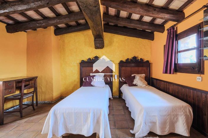 Image No.80-5 Bed Villa for sale