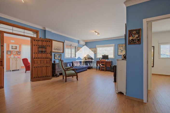 Image No.27-2 Bed Country House for sale