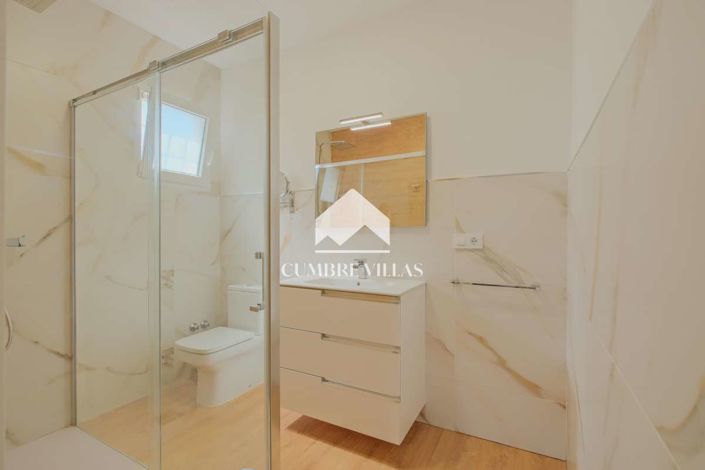 Image No.30-2 Bed Country House for sale