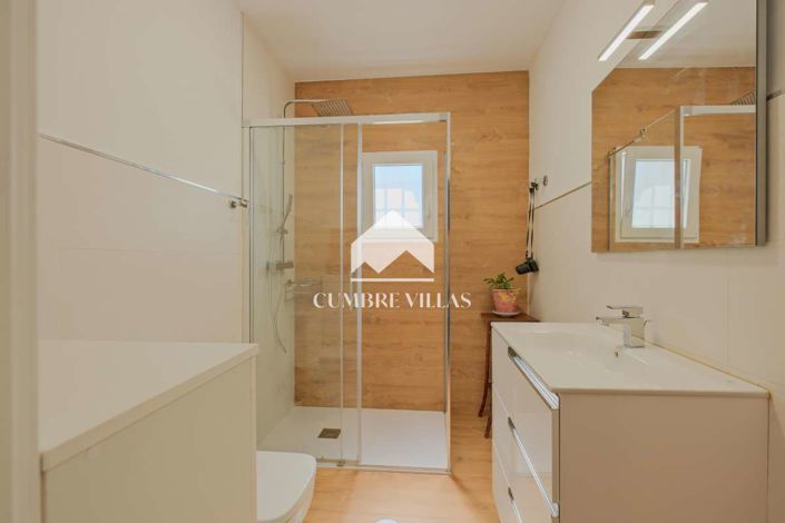 Image No.32-2 Bed Country House for sale