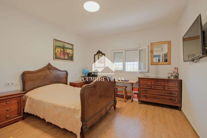 Image No.33-2 Bed Country House for sale