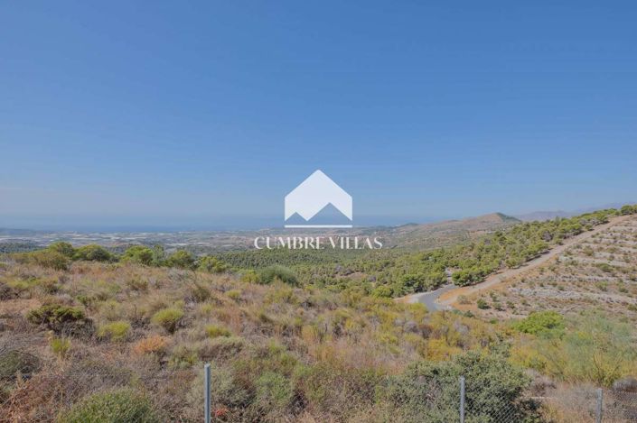 Image No.43-2 Bed Country House for sale