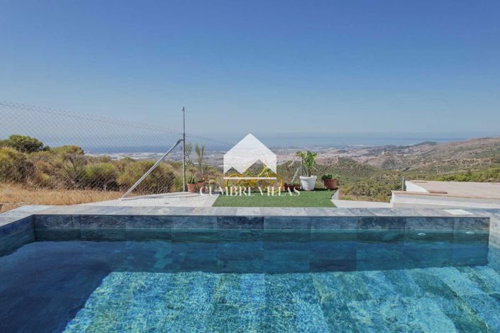 Image No.47-2 Bed Country House for sale